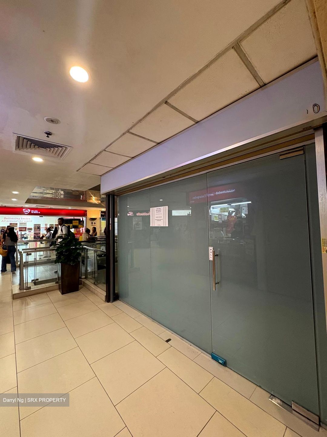 Lucky Plaza (D9), Retail #579994331